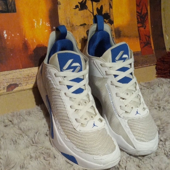 Jordan White and Blue Sneakers - Picture 5 of 8